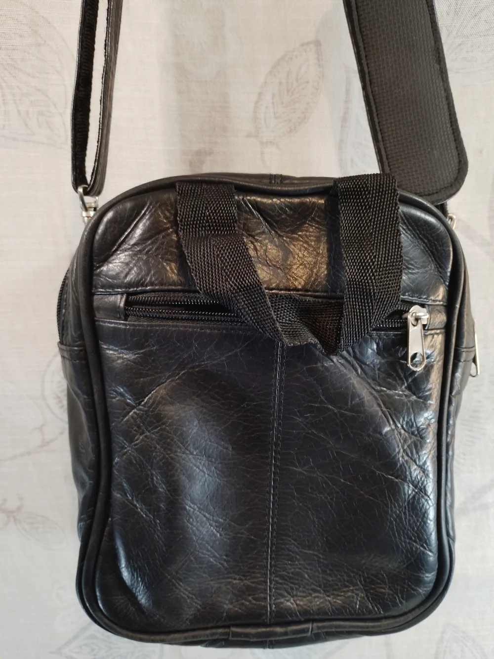 Wilson's Leather Men's Black Crossbody Messenger Bag - Compact Everyday Carry